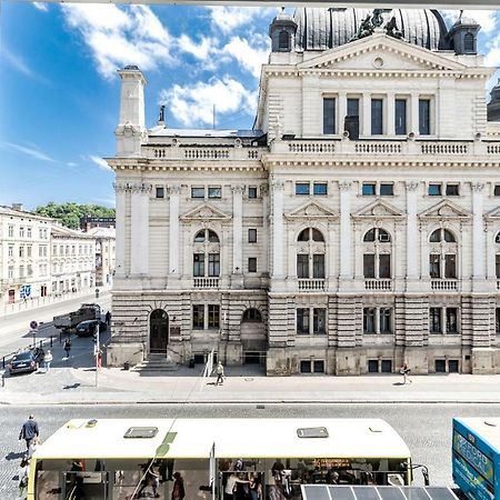 Opera House Apartment 2 Lviv Eksteriør billede