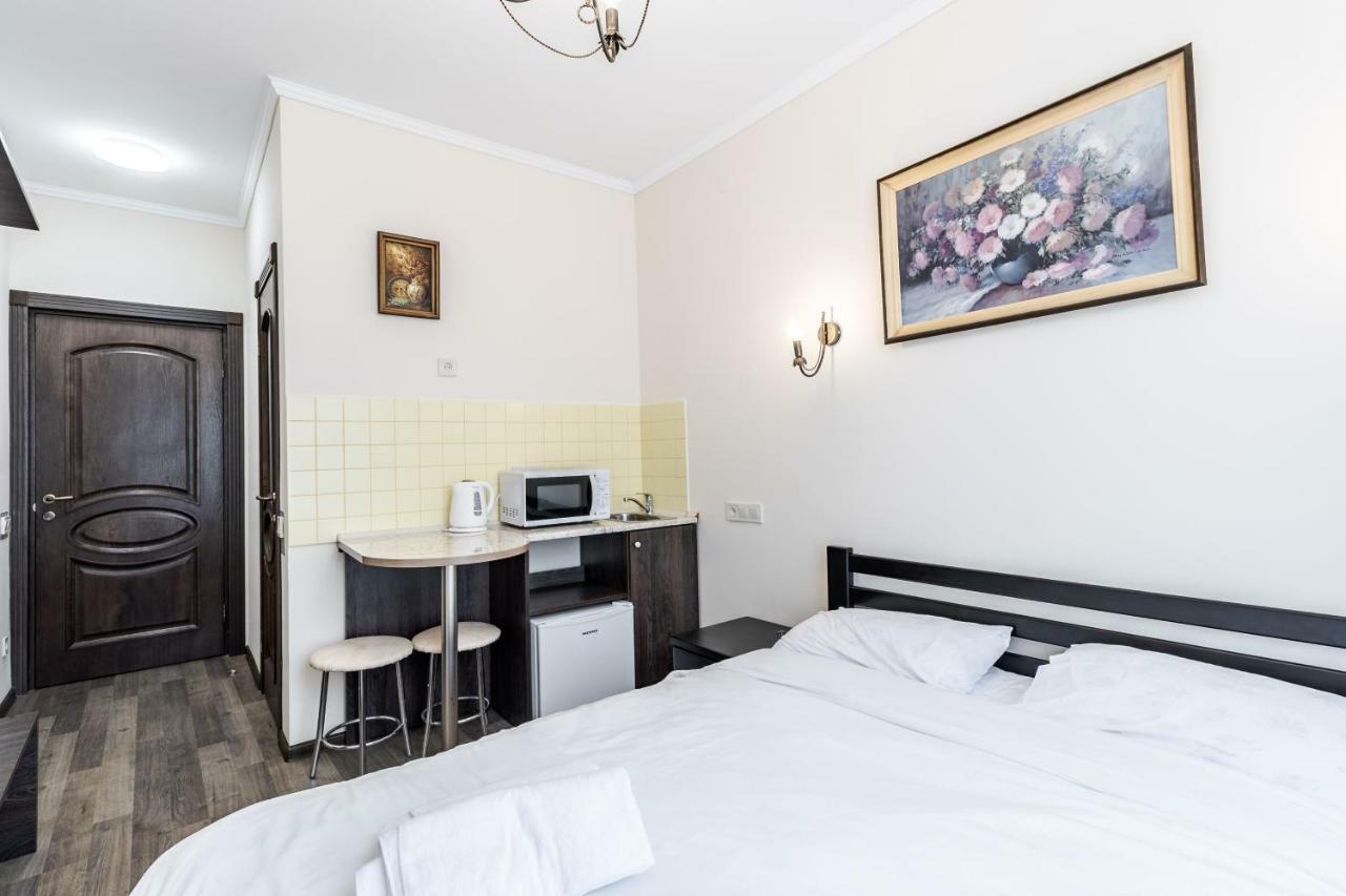 Opera House Apartment 2 Lviv Eksteriør billede