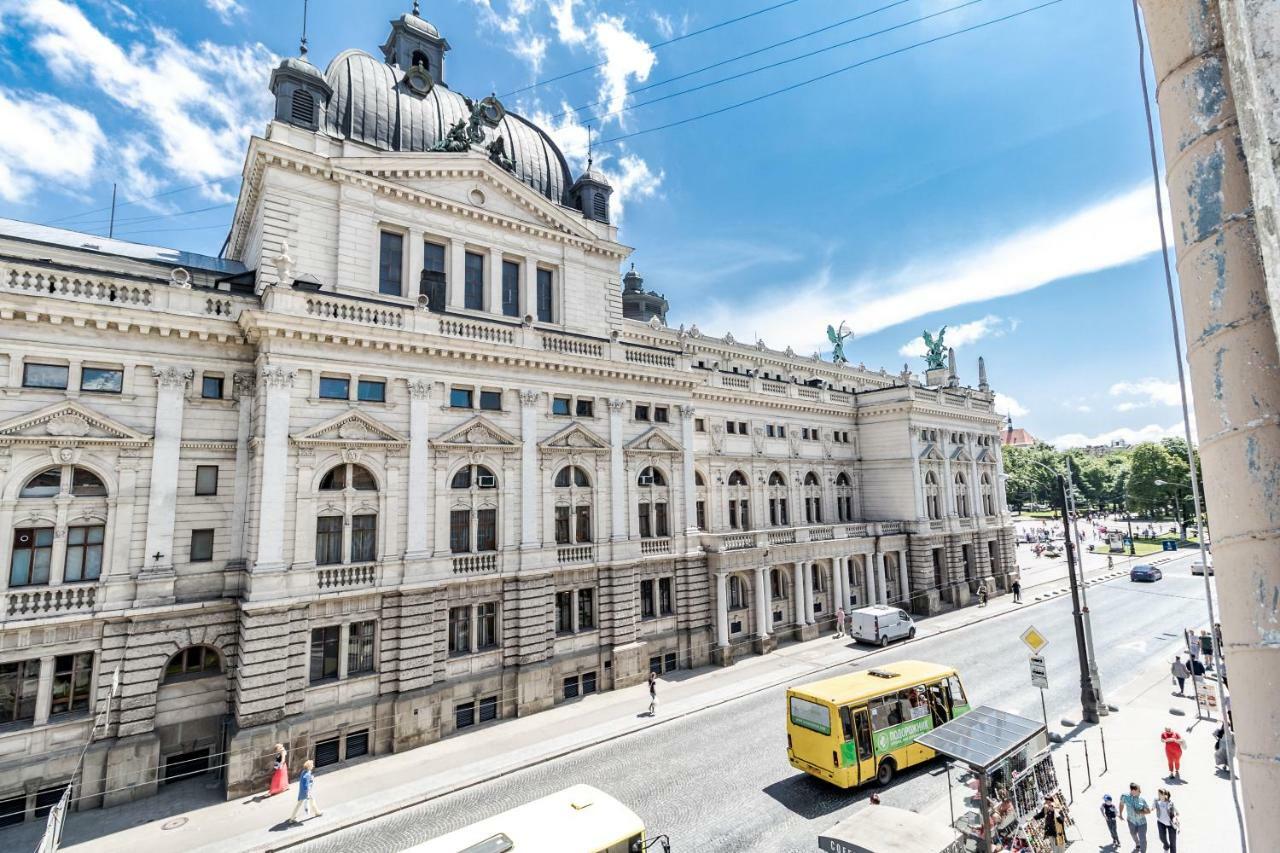 Opera House Apartment 2 Lviv Eksteriør billede